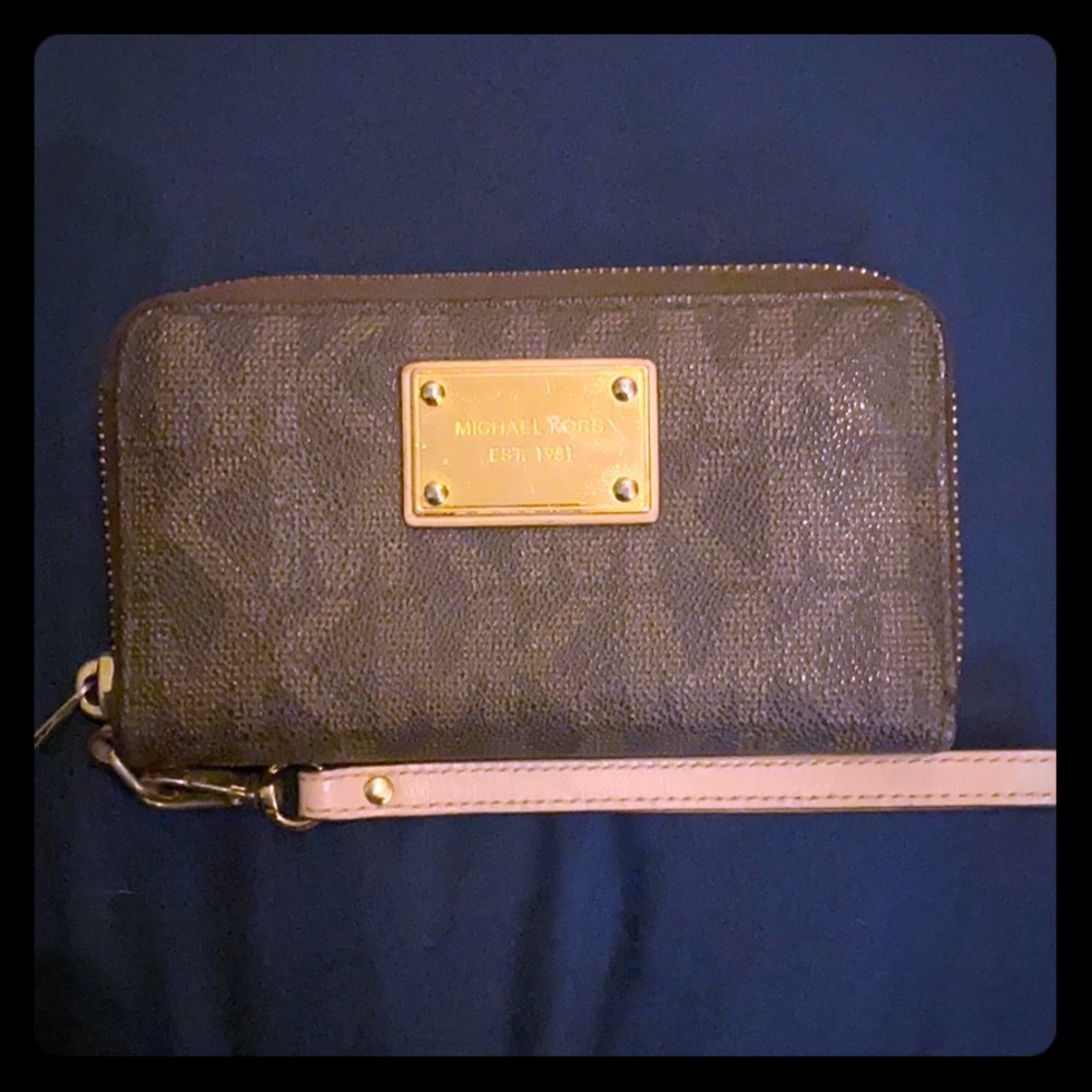 AUTHENTIC Michael Kors Wallet